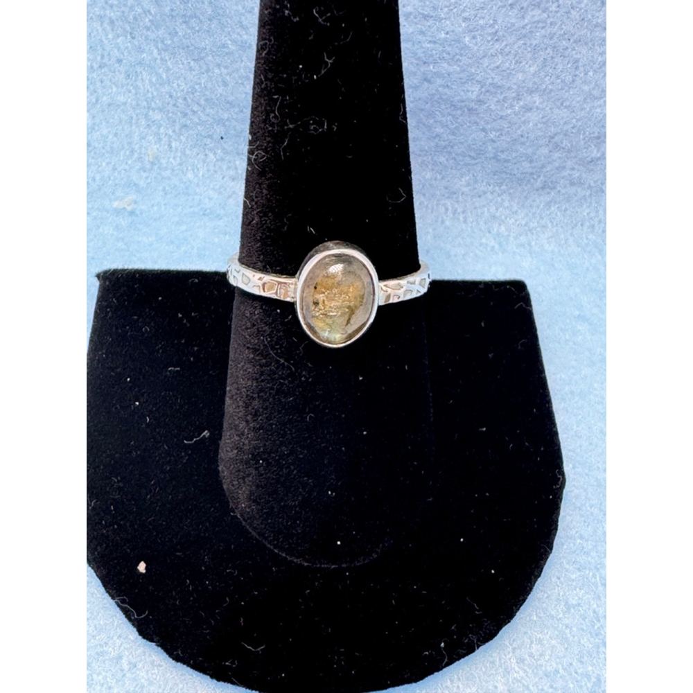 Silver Gray Iridescent Labradorite Ring Size 8 - image 2